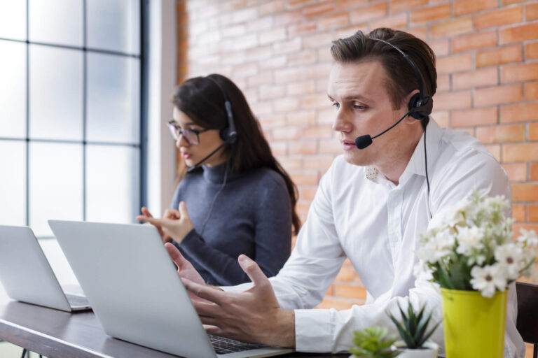 Consultants With Online Problems Support Operator Service Business Representative Concept 768x512